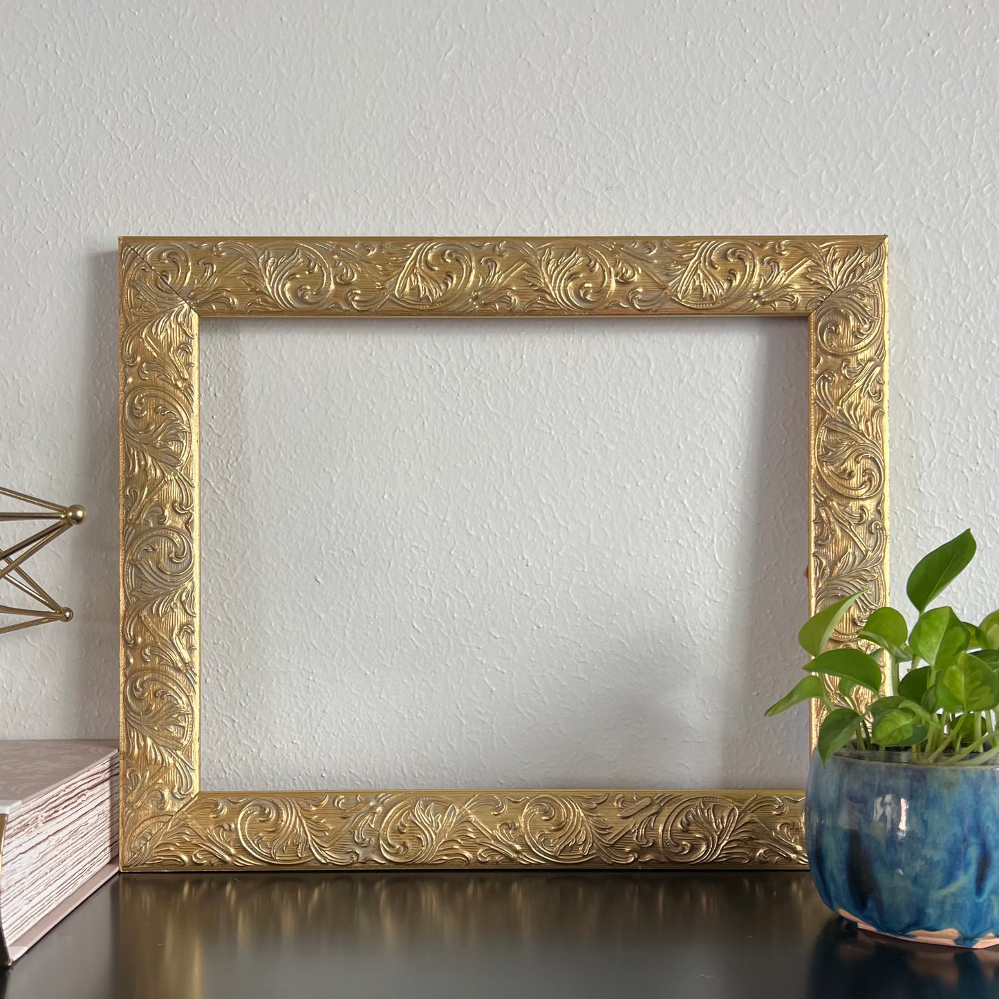 11x14" Vintage Leafy Gold Frame