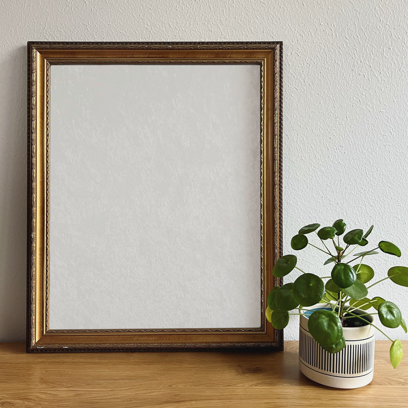 16x20" Antique Gold Frame