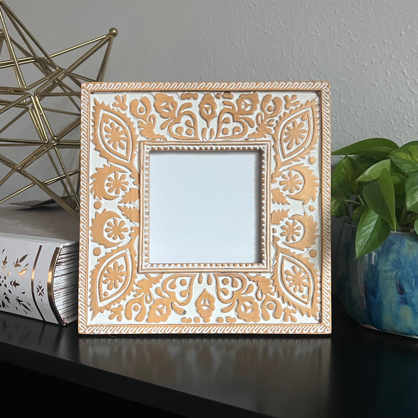 4x4" White and Orange Frame