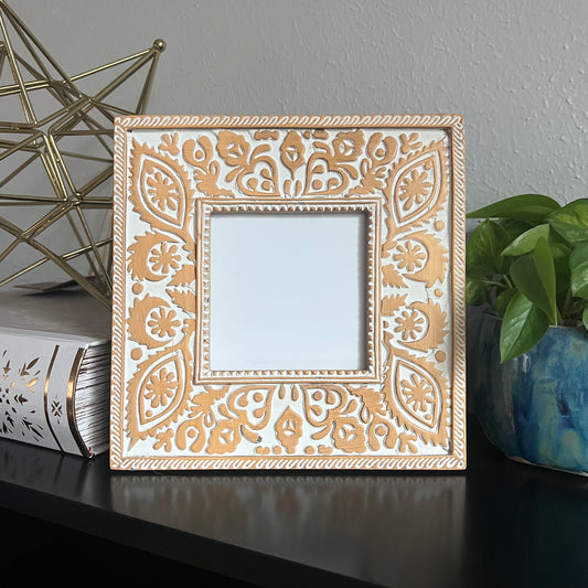 4x4" White and Orange Frame