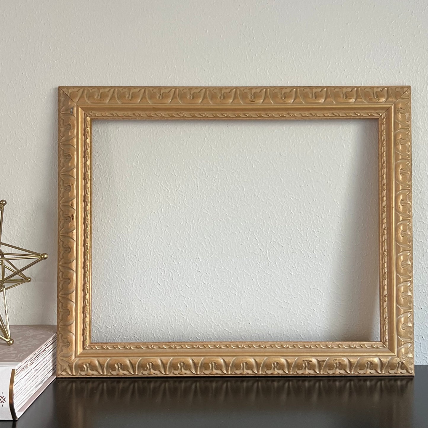 14X18" Vintage Cream Gold Frame